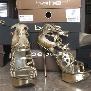 bebe Lourdes, size 7, gold.